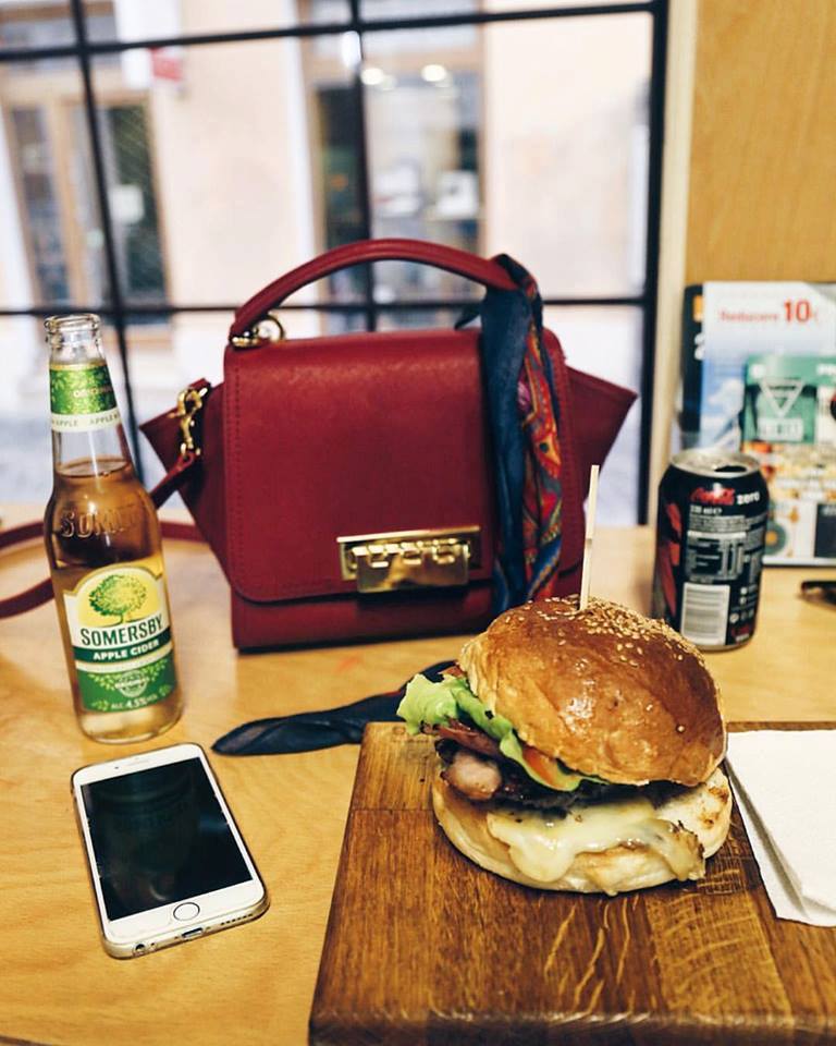 Fotografie Burger House din galeria Burger House