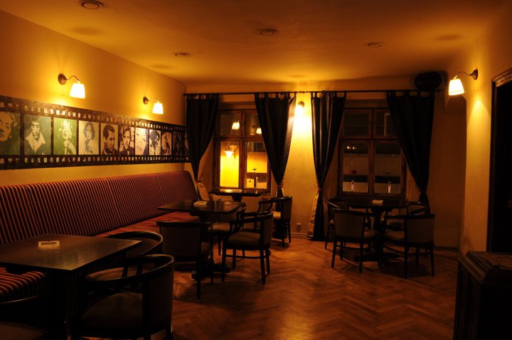 Fotografie Publick din galeria Locație