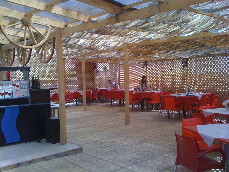 Fotografie Restaurant Rustic din galeria Locație